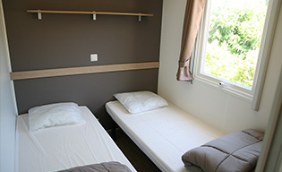 Chambre 2 avec 2 lit simples